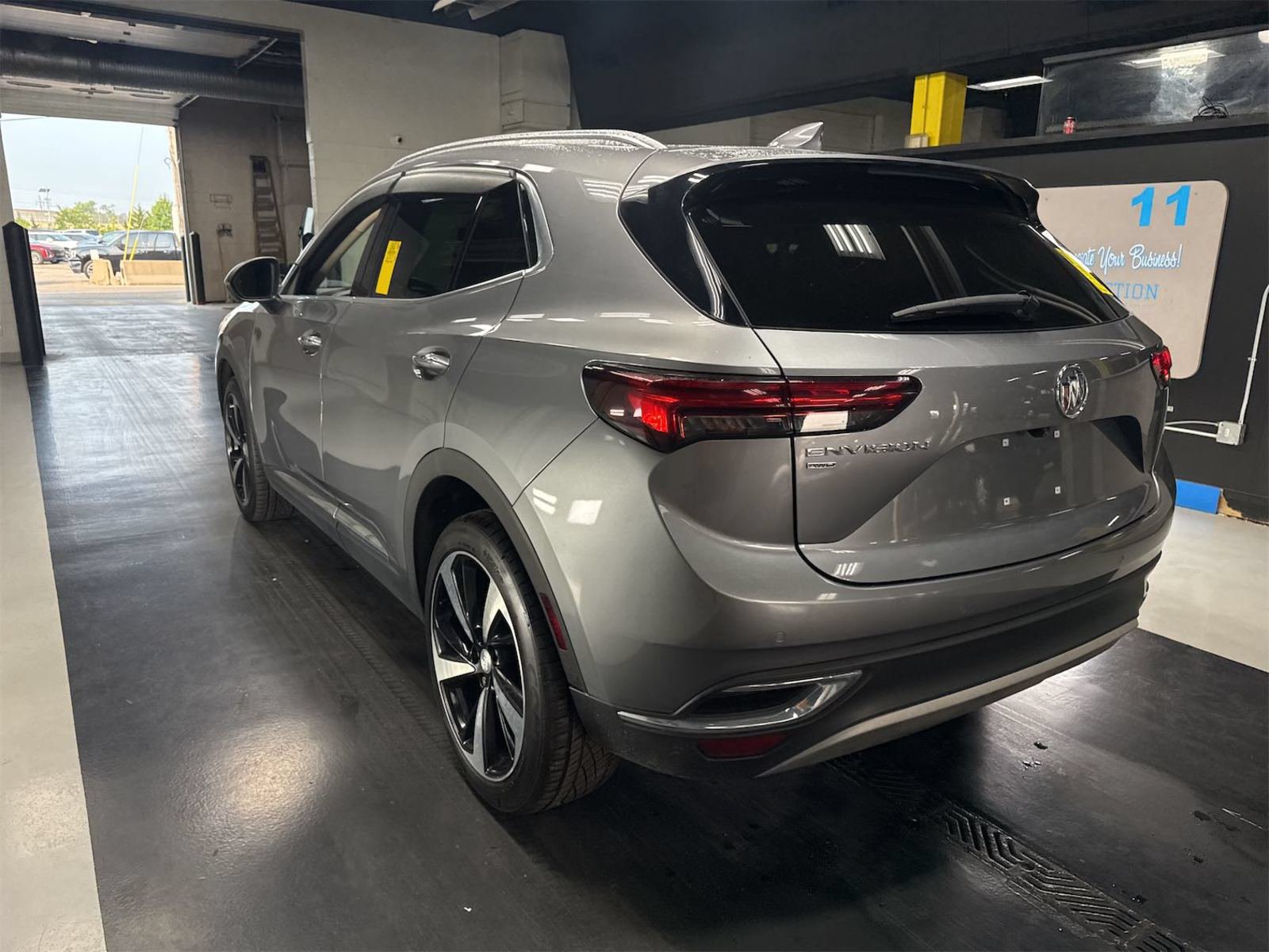 Used 2021 Buick Envision Essence w/ Technology Package I AWD/4WD image 4