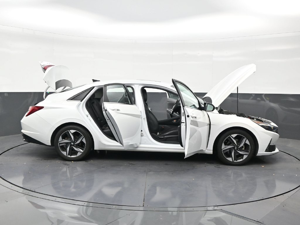 Used 2022 Hyundai Elantra Limited w/ Cargo Package FWD image 28