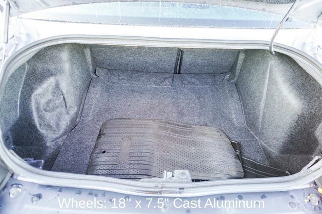 Used 2016 Dodge Challenger SXT image 6