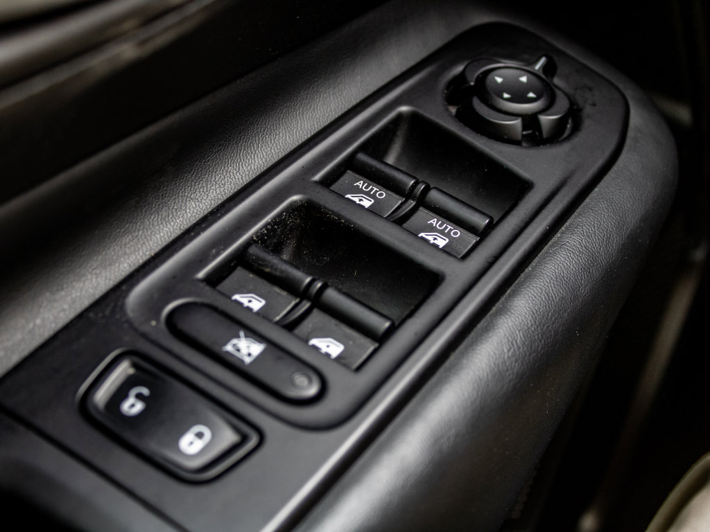 Used 2023 Jeep Renegade Limited image 35