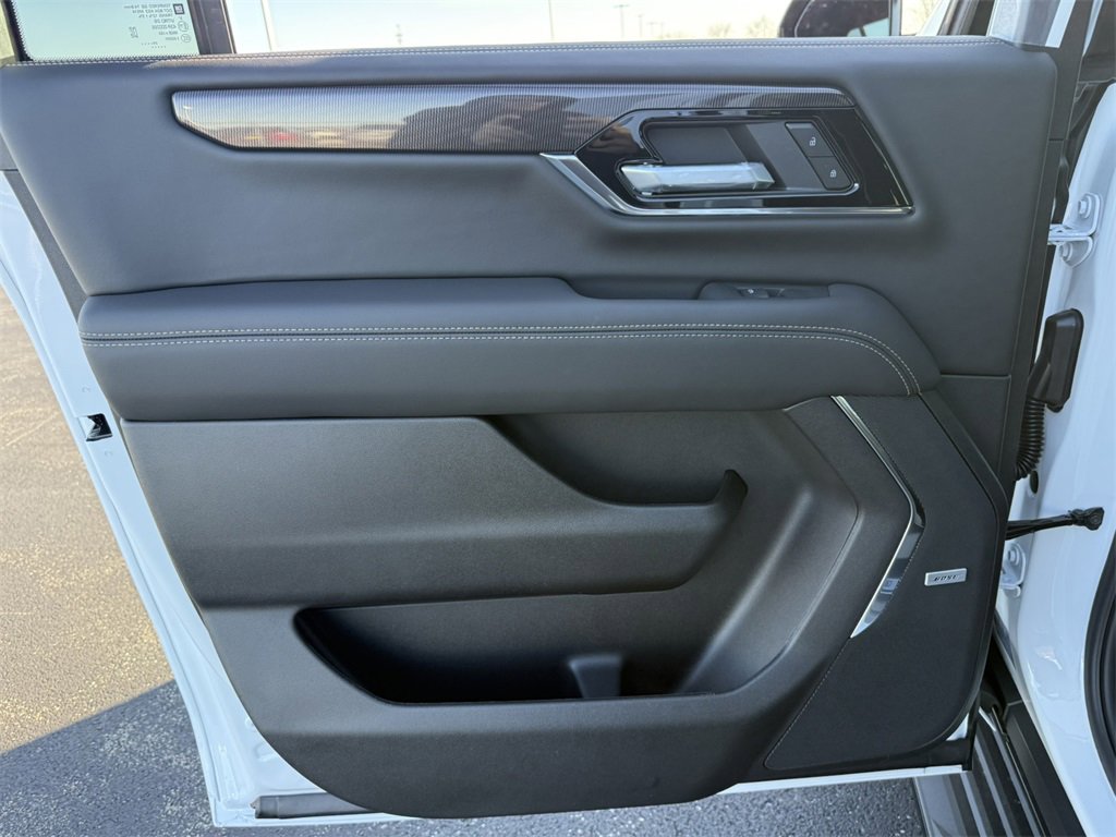 New 2026 GMC Yukon XL Elevation image 32