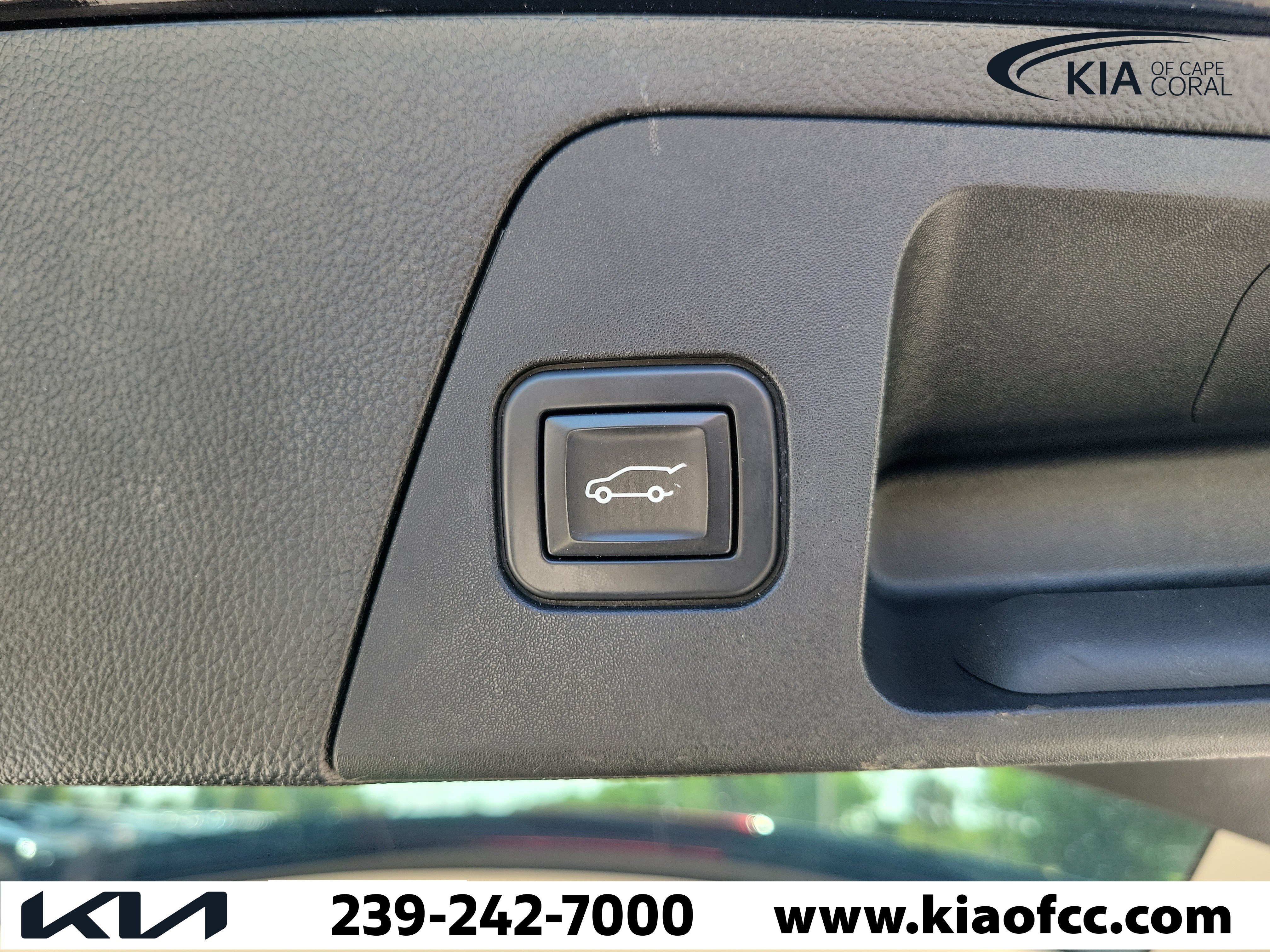 Used 2020 Buick Envision Essence FWD image 12