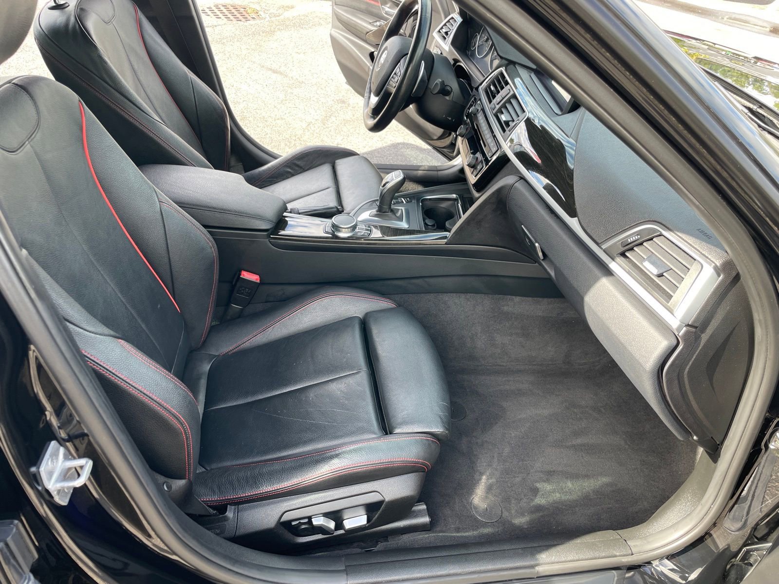 Used 2018 BMW 330i xDrive Sedan image 12