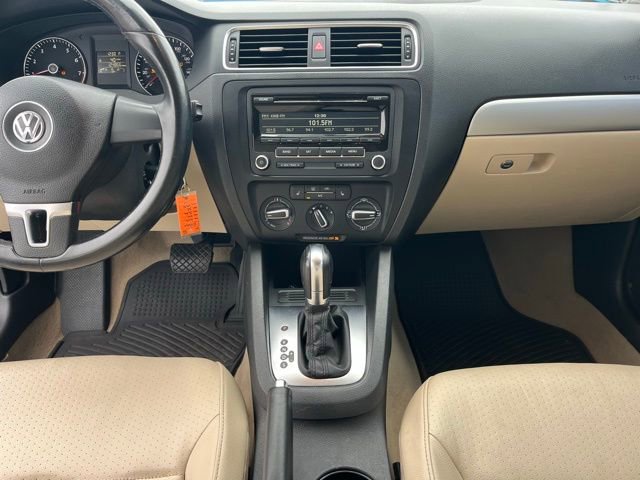 Used 2014 Volkswagen Jetta SE FWD image 9