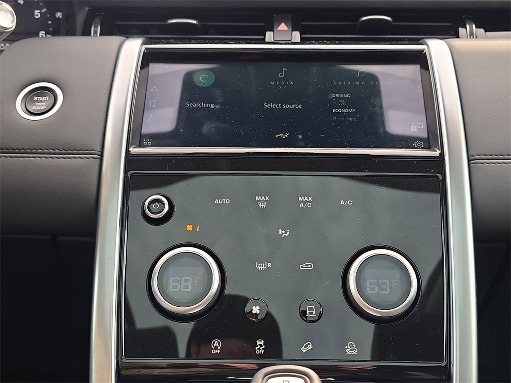 Used 2021 Land Rover Discovery Sport SE image 23