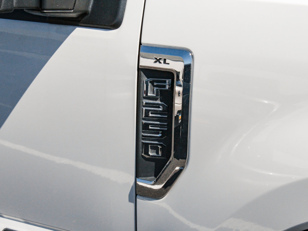 Used 2020 Ford F250 XL w/ Power Equipment Group RWD image 4