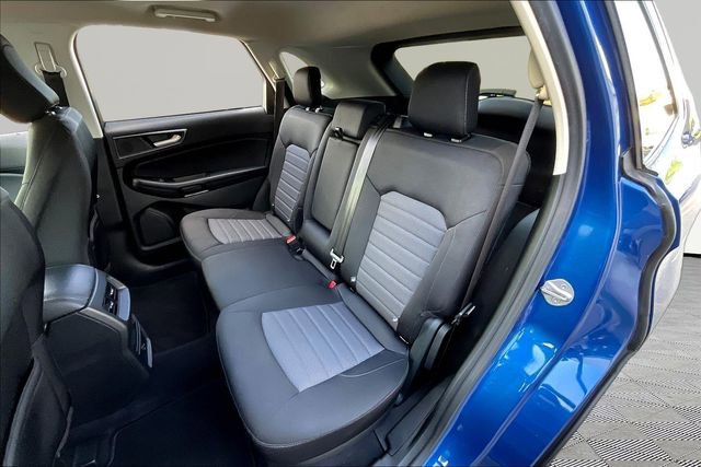 Used 2022 Ford Edge SE image 16