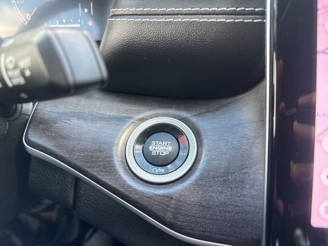 Certified 2022 Jeep Grand Cherokee L Limited AWD/4WD image 23