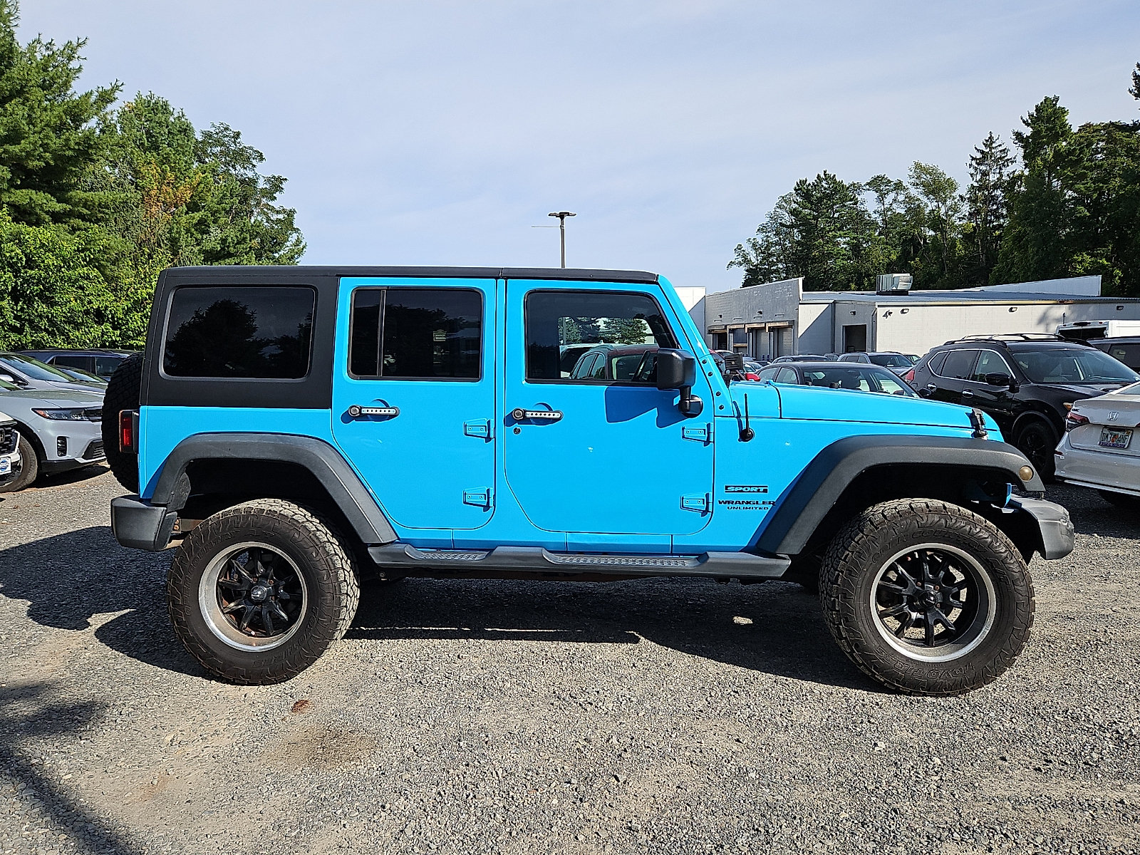 Used 2017 Jeep Wrangler Unlimited Sport w/ Quick Order Package 24S AWD/4WD image 8