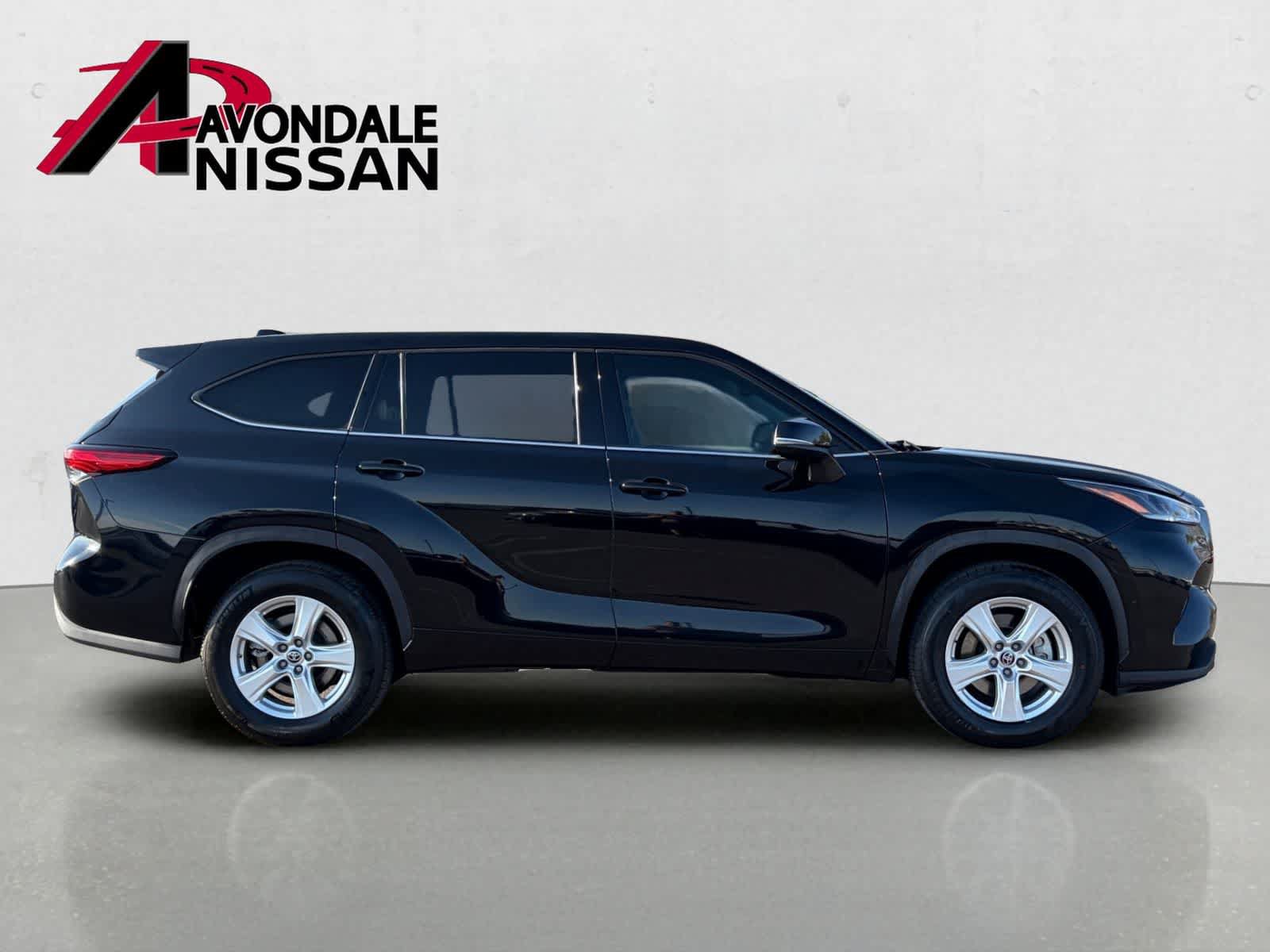 Used 2021 Toyota Highlander LE FWD image 7