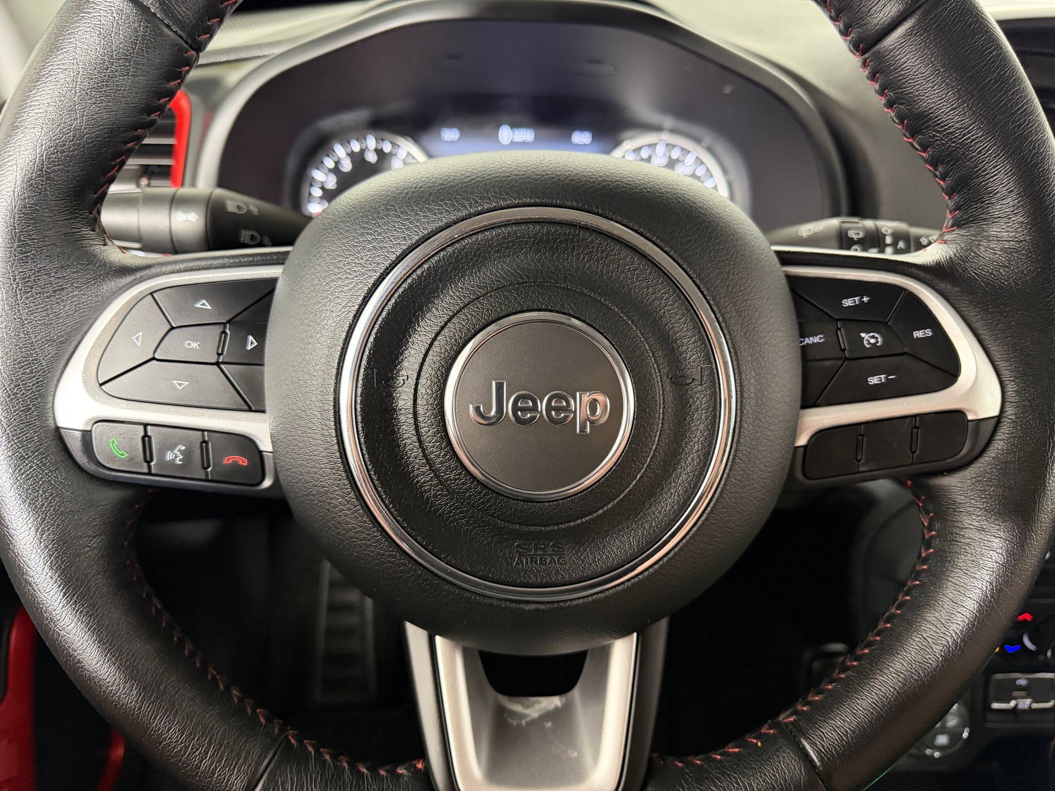 Used 2023 Jeep Renegade Trailhawk w/ Trailhawk Elite Group AWD/4WD image 14