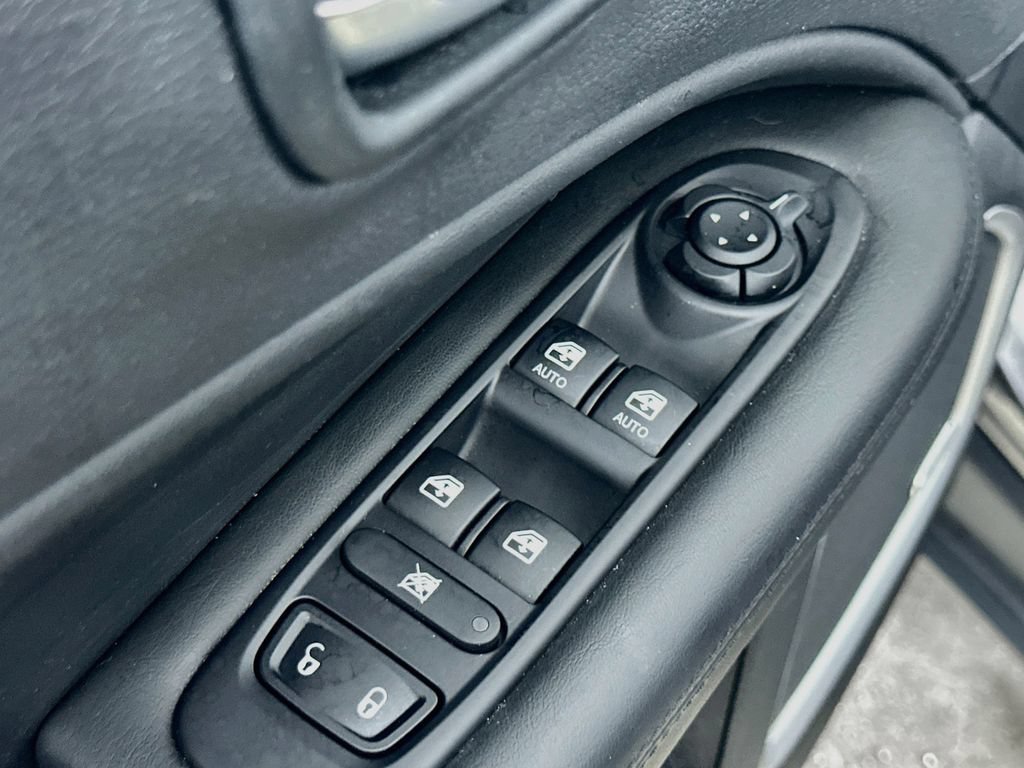Used 2021 Jeep Compass Latitude w/ Sun and Sound Group AWD/4WD image 22