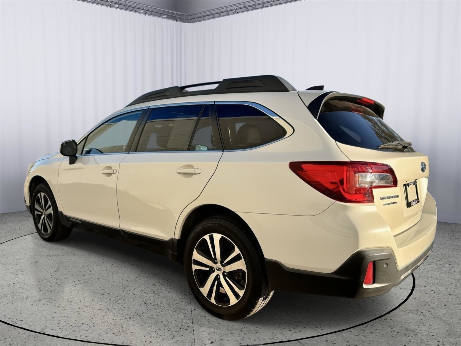 Used 2018 Subaru Outback 2.5i Limited image 10