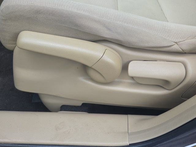 Used 2011 Honda CR-V LX image 19