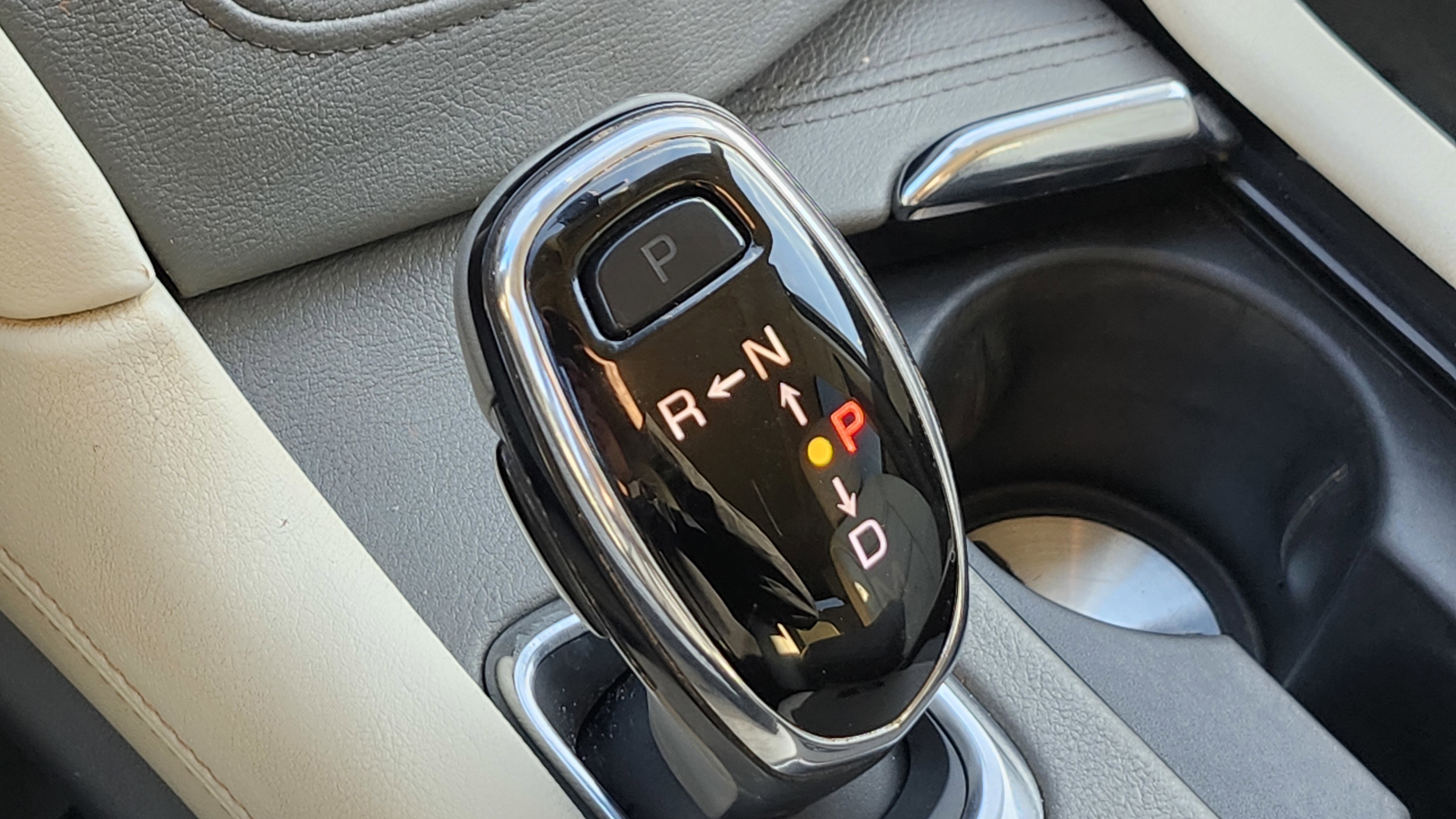 Used 2017 Cadillac XT5 Premium Luxury w/ LPO, Wheel Lock Package image 32