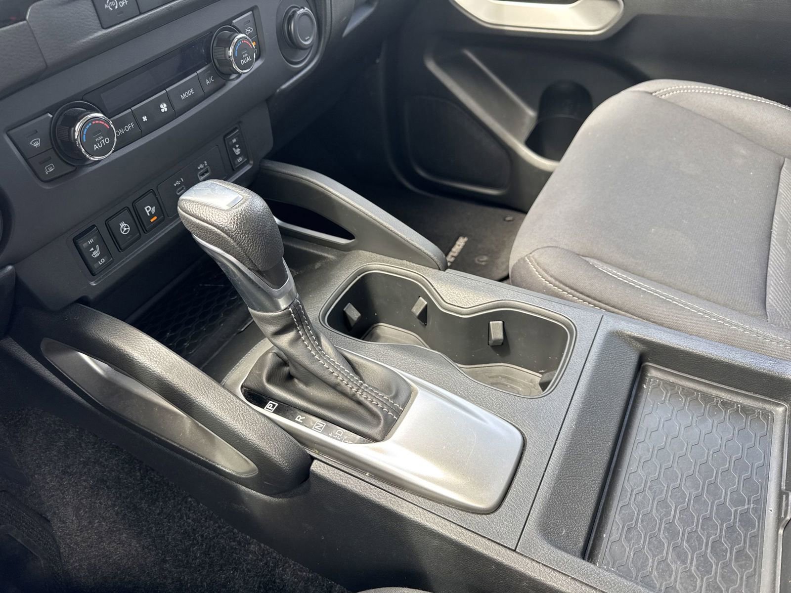 Used 2023 Nissan Frontier SV w/ Technology Package image 27