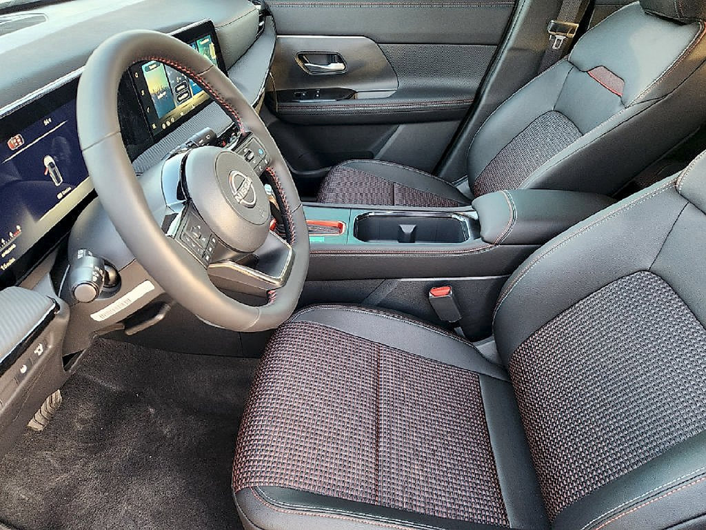 New 2027 Nissan Kicks SR FWD image 12