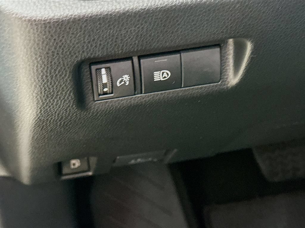 Certified 2025 Toyota RAV4 XLE AWD/4WD image 11