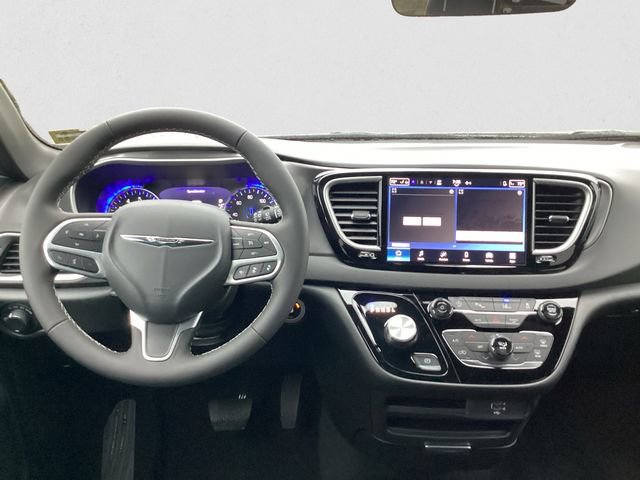 New 2026 Chrysler Voyager LX image 11