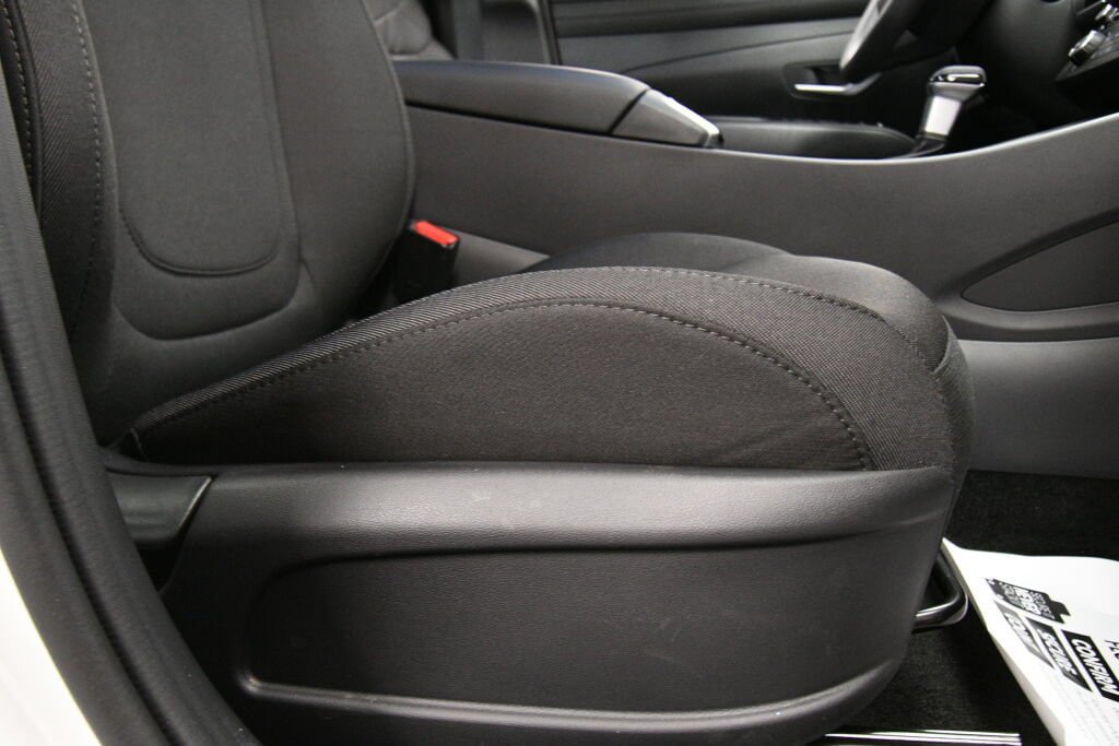 Used 2025 Hyundai Tucson SE AWD/4WD image 26