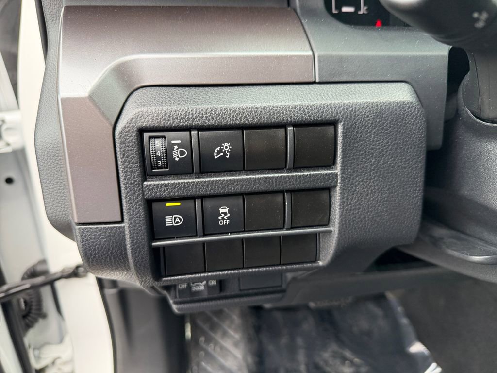 Used 2024 Toyota Tacoma SR5 AWD/4WD image 31