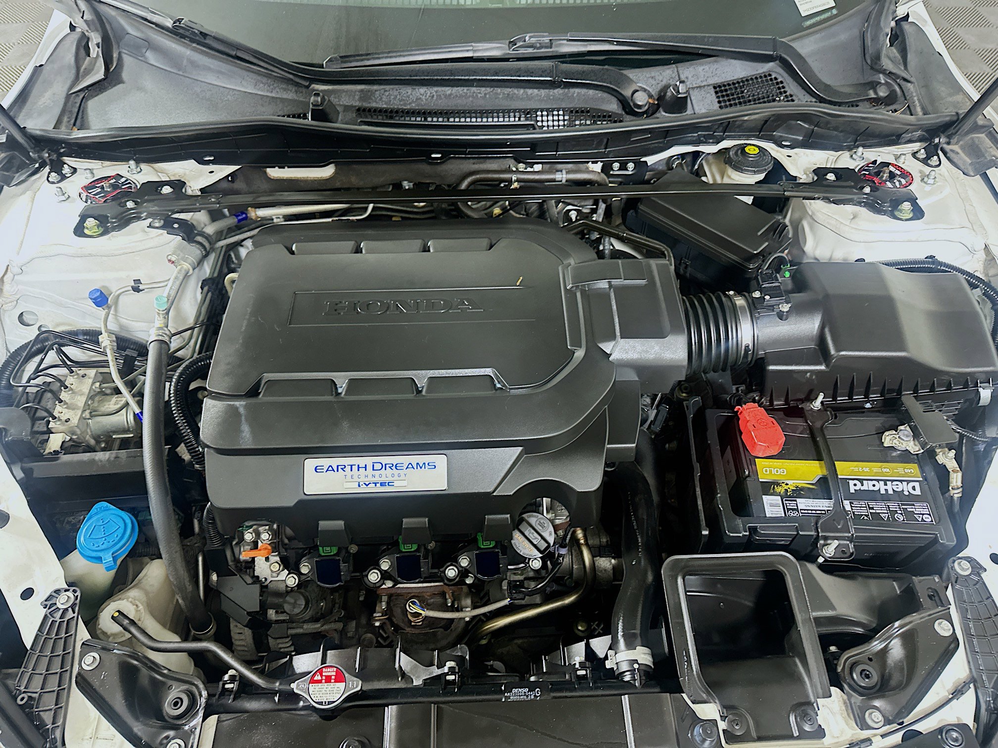 Used 2015 Honda Accord Touring image 32
