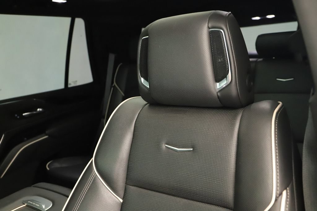 Used 2022 Cadillac Escalade Sport w/ LPO, ONYX Package AWD/4WD image 27
