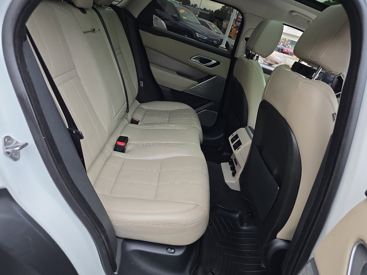 Used 2018 Land Rover Range Rover Velar S image 55