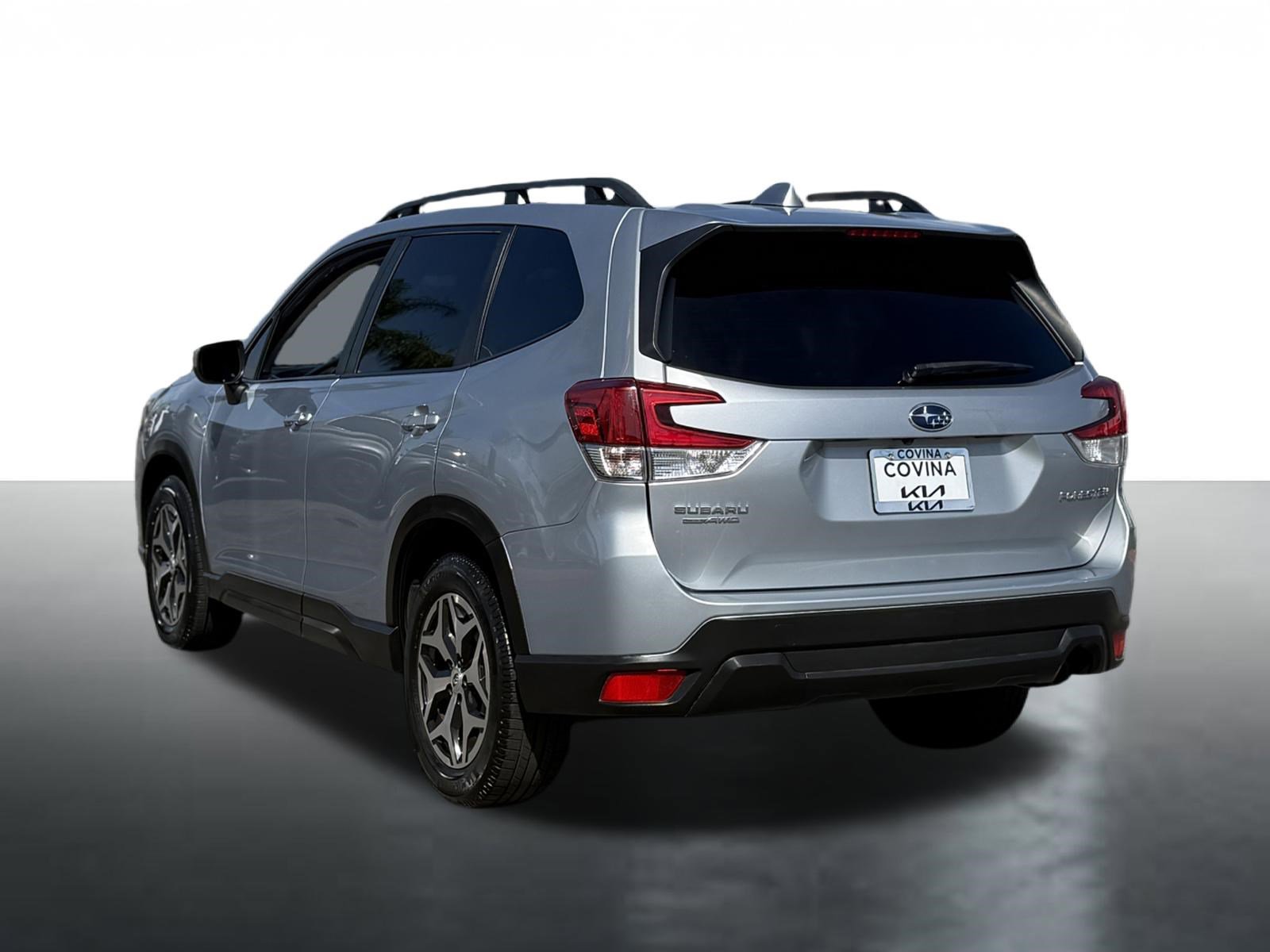 Used 2022 Subaru Forester Premium image 6