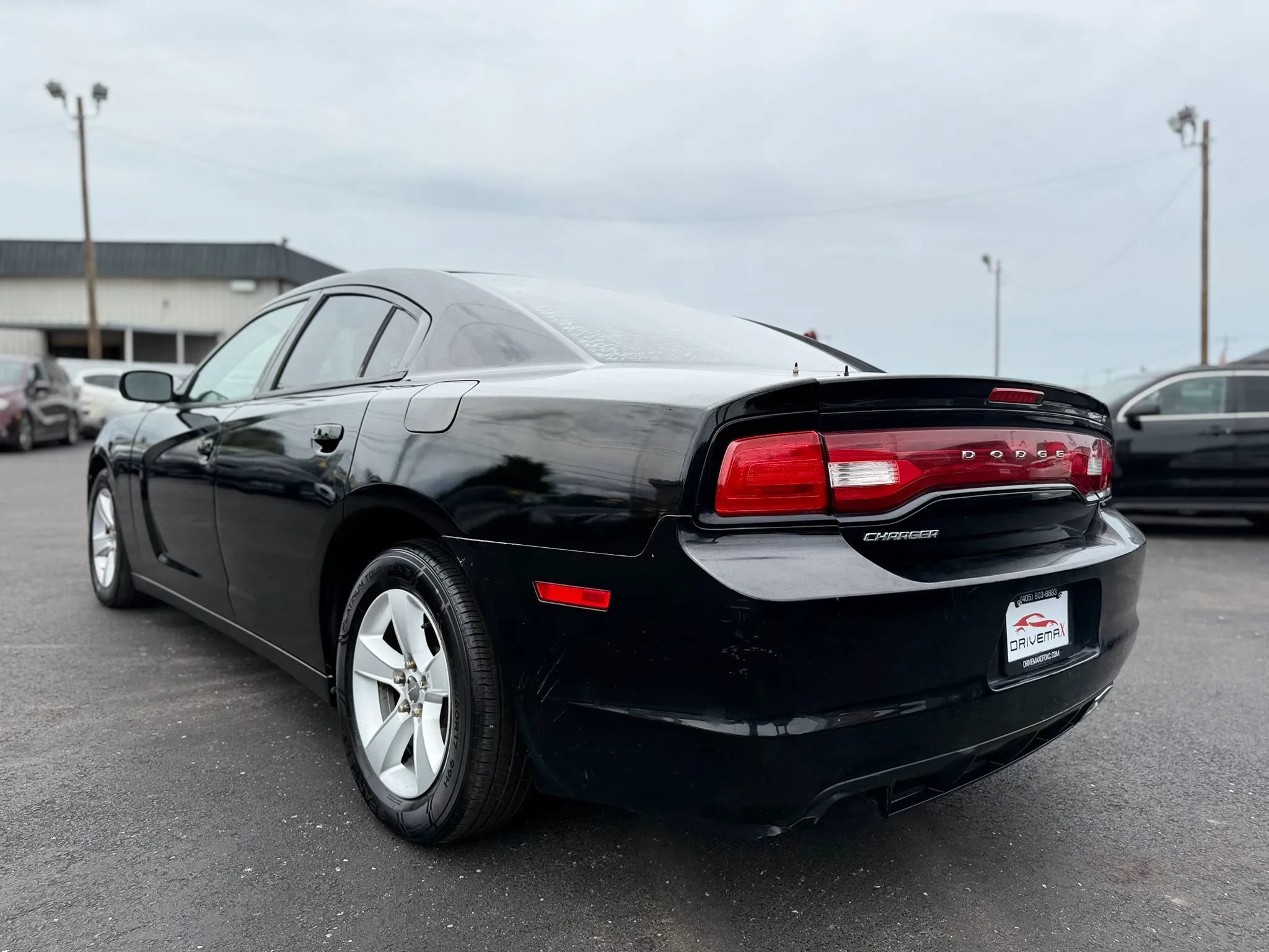 Used 2013 Dodge Charger SE RWD image 6