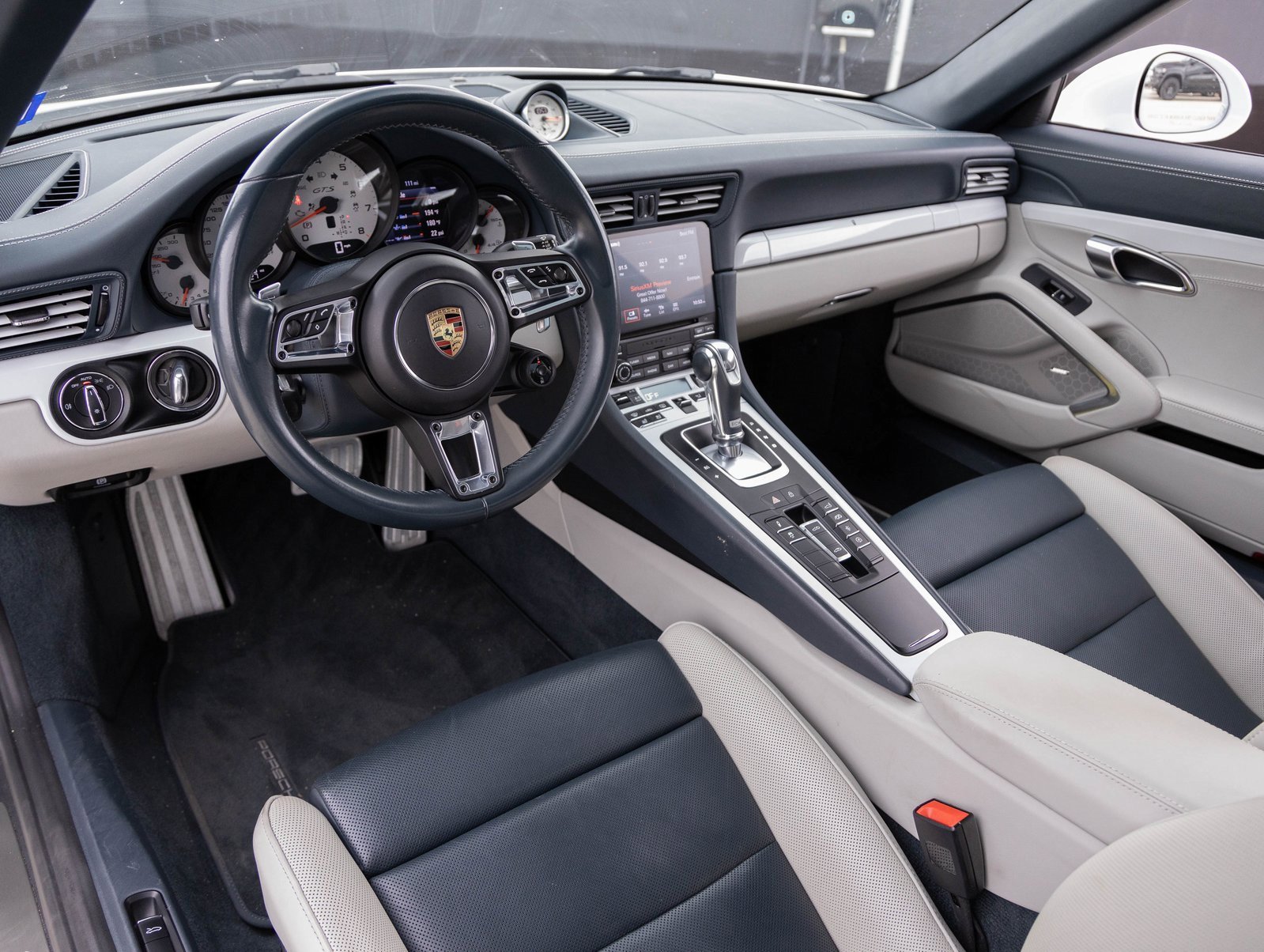 Used 2019 Porsche 911 Targa 4 GTS image 4