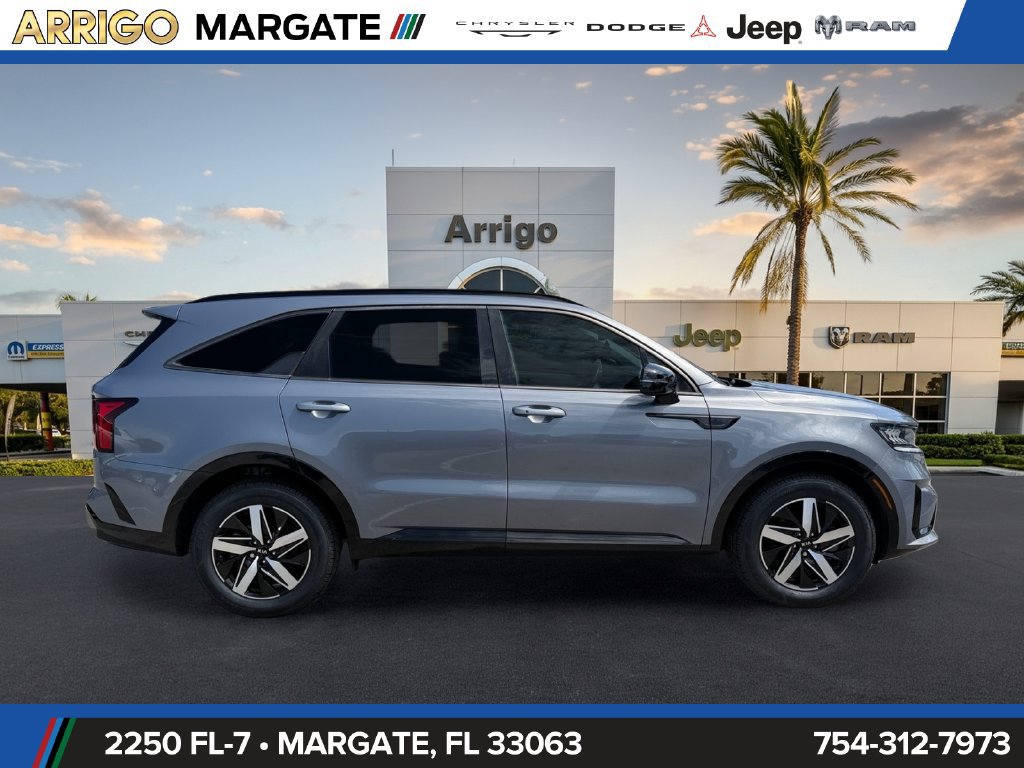 Used 2021 Kia Sorento EX w/ Panoramic Sunroof Package FWD image 7