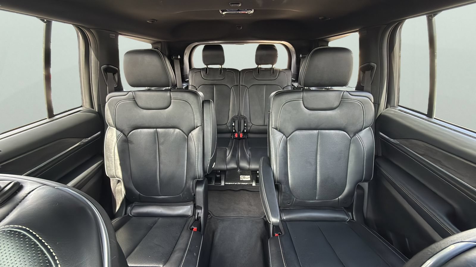 Used 2023 Jeep Grand Cherokee L Overland w/ Advanced Protech Group III AWD/4WD image 24