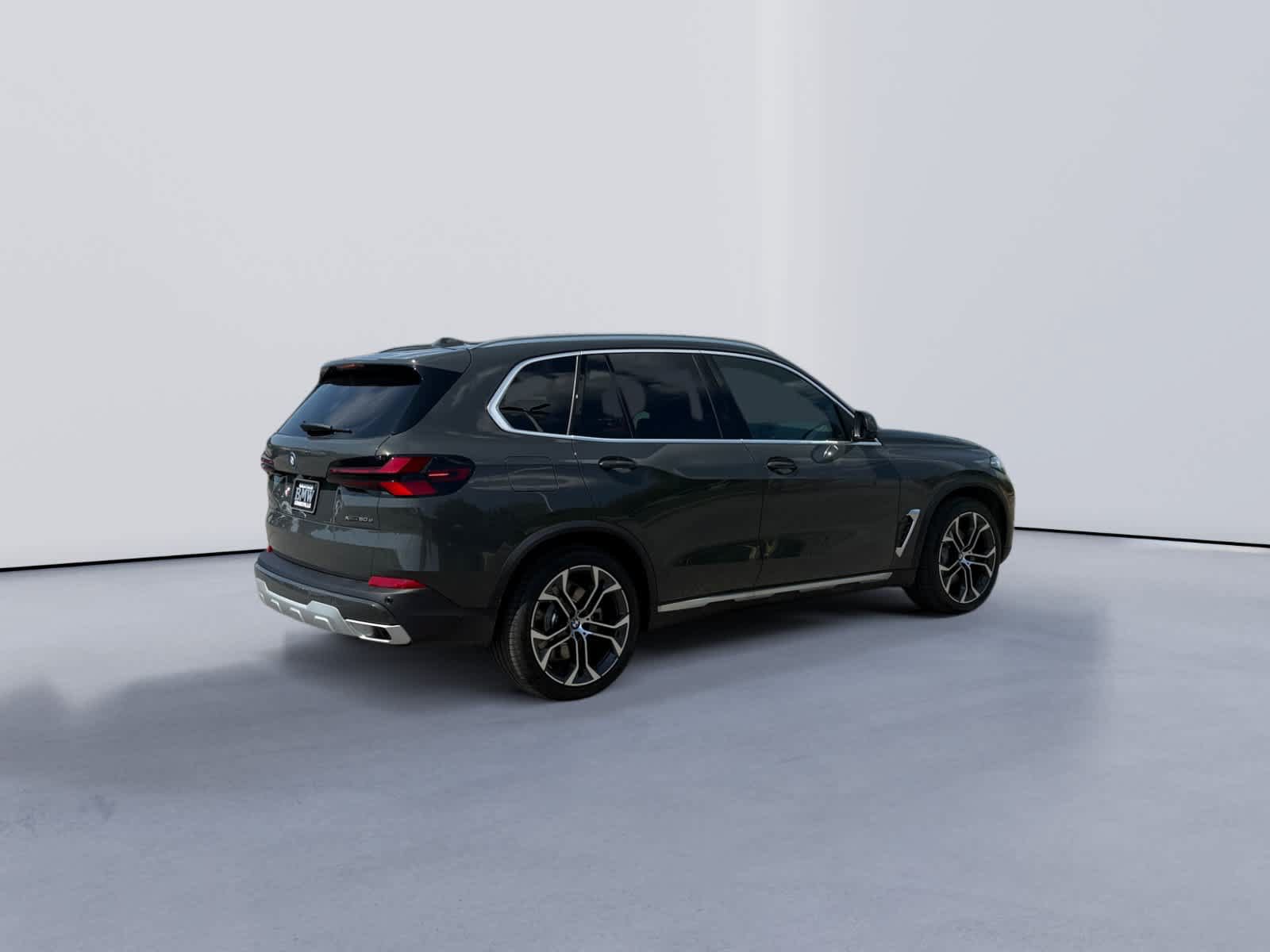 New 2026 BMW X5 xDrive50e w/ Executive Package AWD/4WD image 3