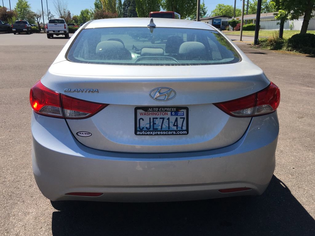 Used 2013 Hyundai Elantra GLS FWD image 5