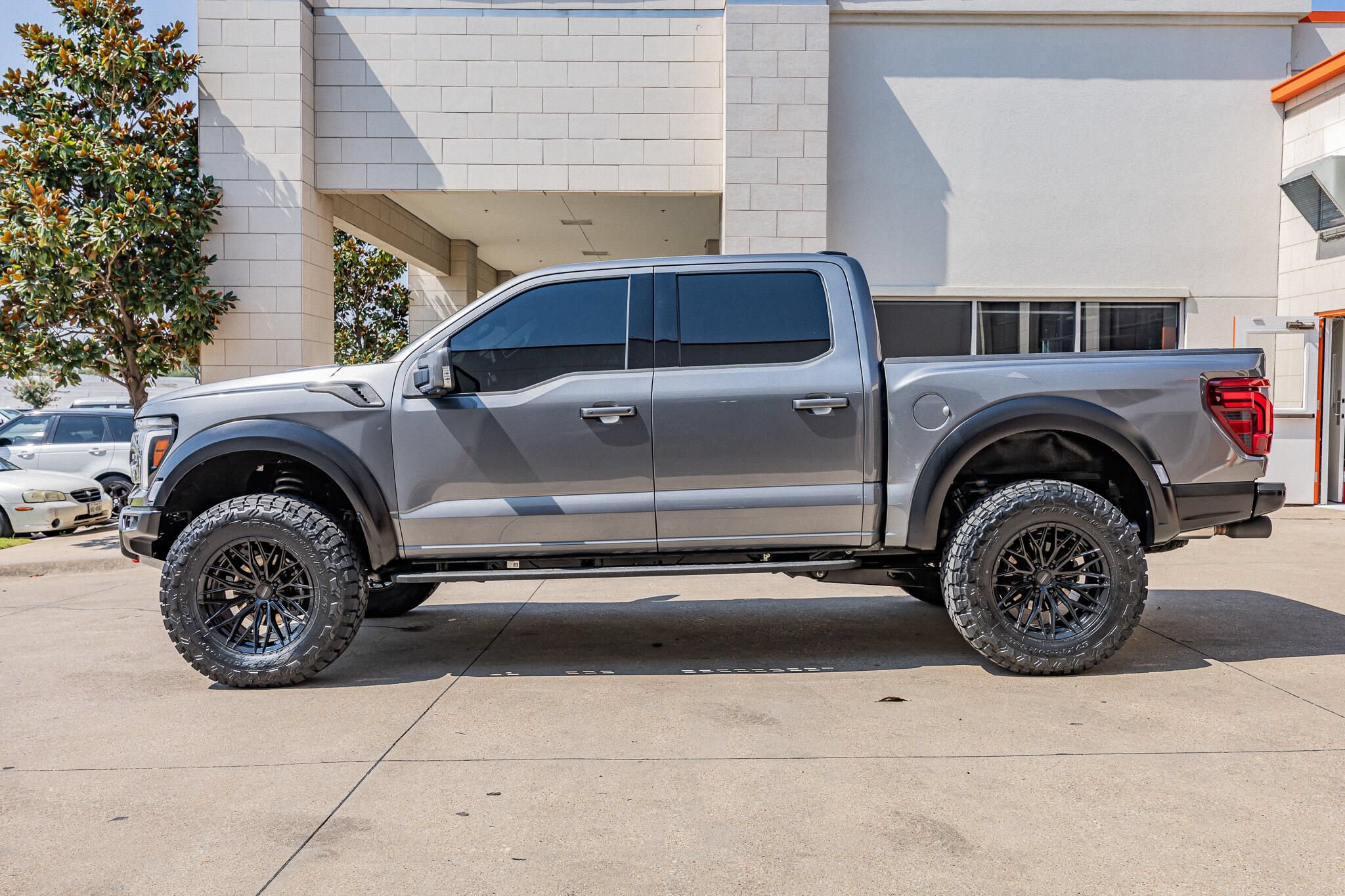 Used 2025 Ford F150 Raptor w/ Equipment Group 803A Raptor R AWD/4WD image 13