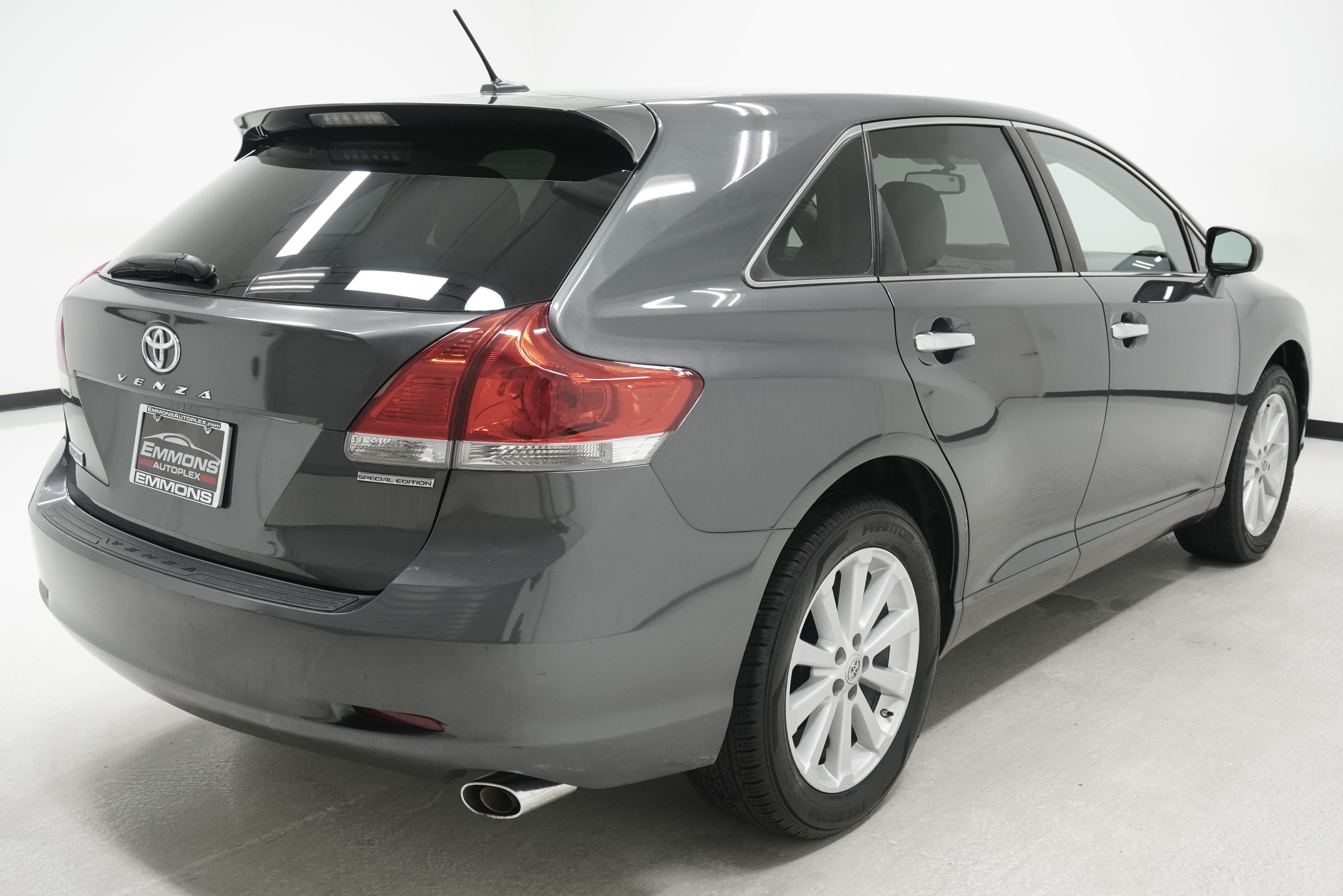 Used 2011 Toyota Venza FWD image 4
