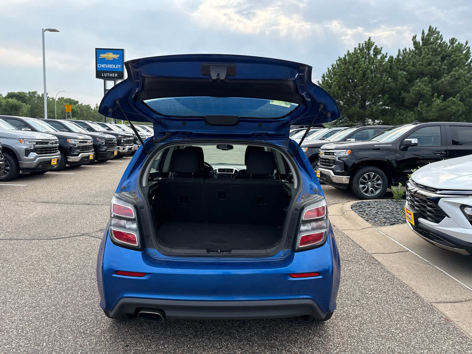 Used 2019 Chevrolet Sonic LT w/ Convenience Package FWD image 11