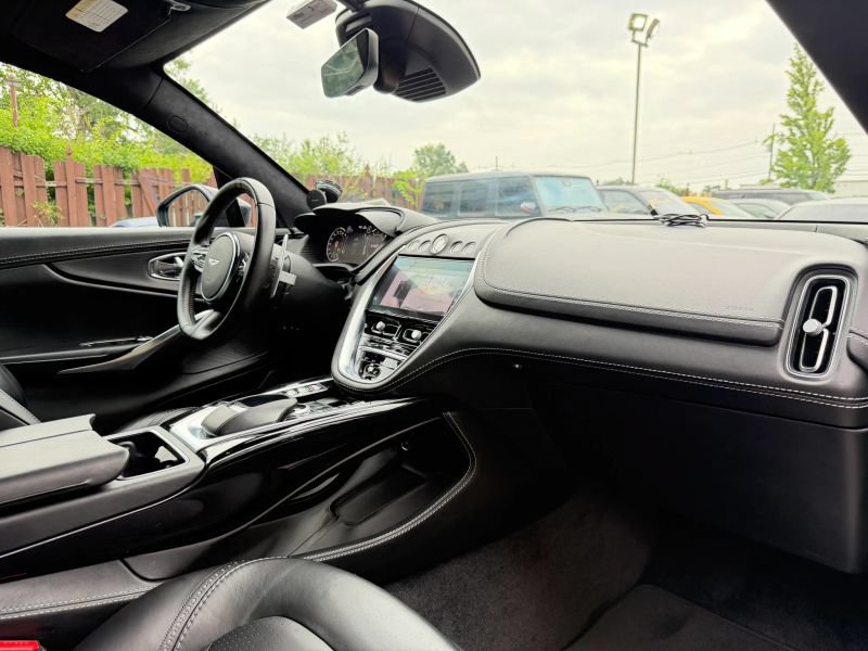 Used 2021 Aston Martin DBX AWD/4WD image 31