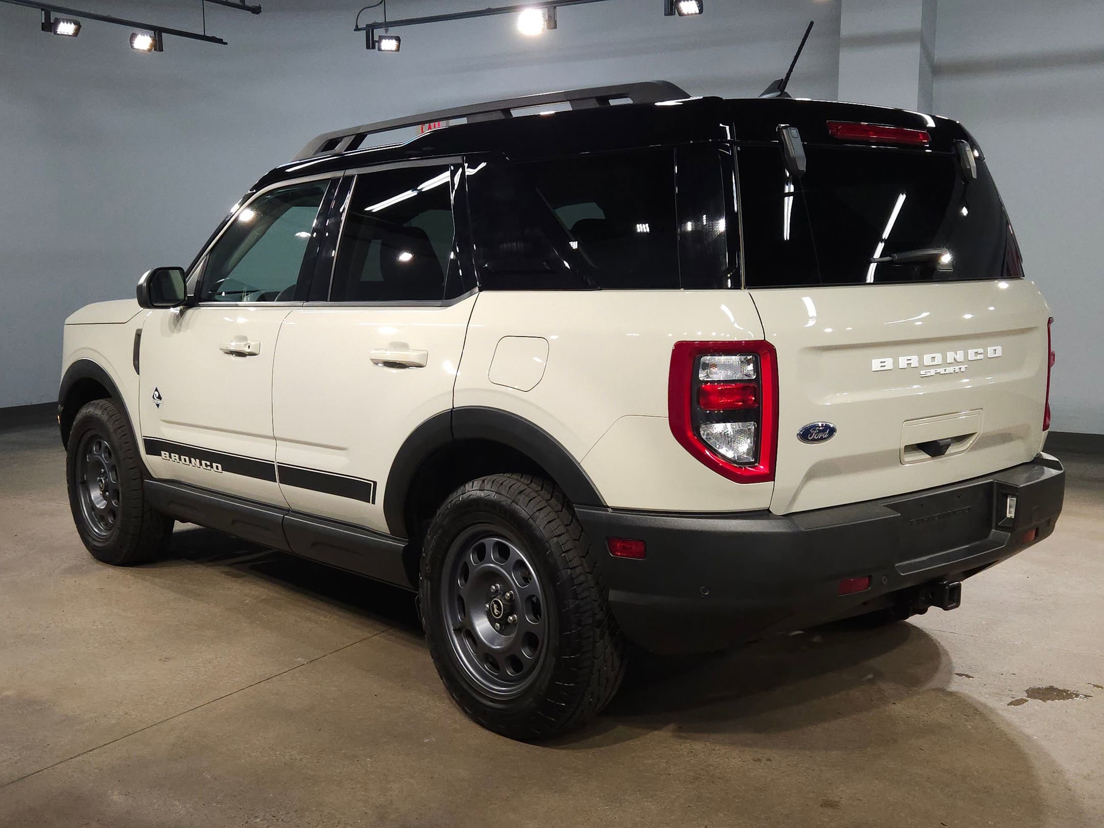 Used 2024 Ford Bronco Sport Outer Banks image 5