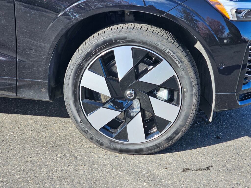 Used 2024 Volvo XC60 T8 Plus w/ Protection Package Premier image 9