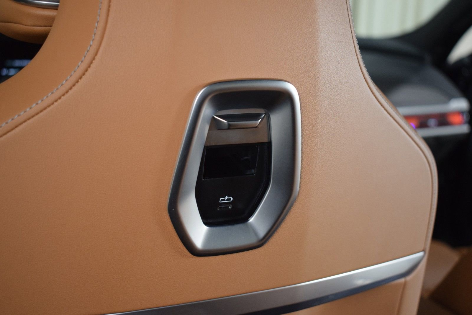 Used 2025 BMW 740i xDrive image 21