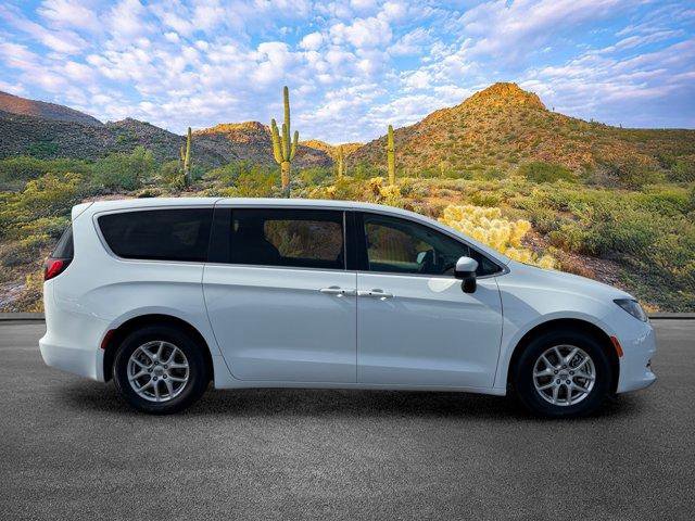 Used 2023 Chrysler Voyager LX FWD image 8
