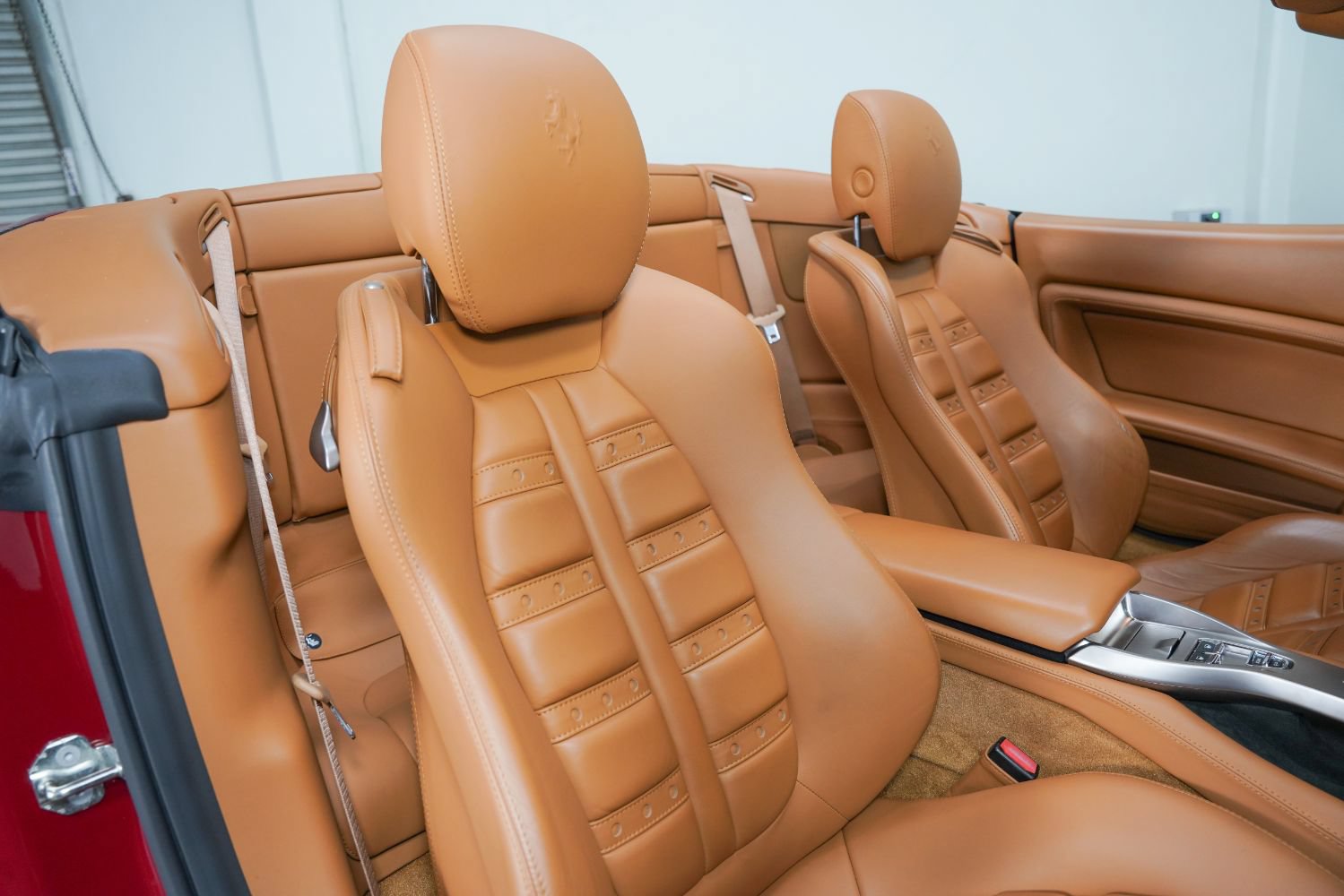 Used 2010 Ferrari California RWD image 27