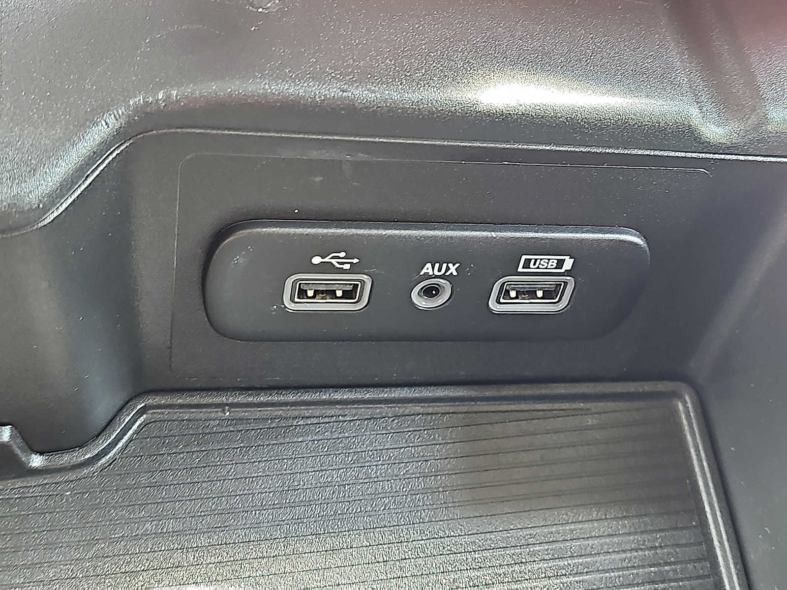 Used 2022 RAM 1500 Classic SLT AWD/4WD image 23