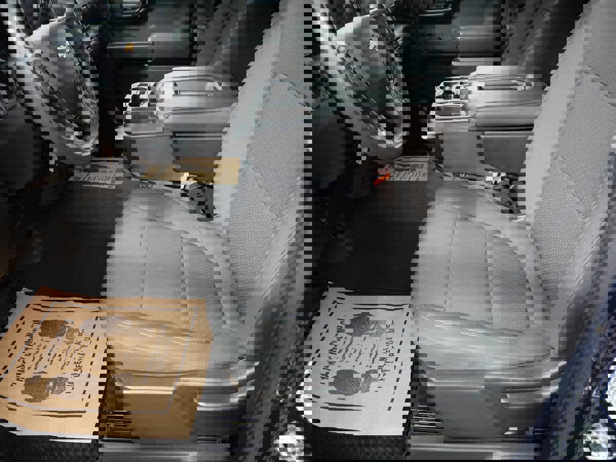 Used 2020 Chevrolet Silverado 1500 Custom w/ Custom Value Package image 10