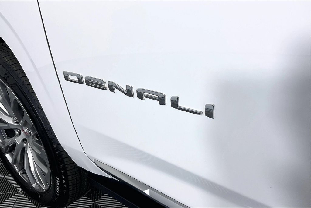 Certified 2022 GMC Yukon Denali RWD image 22