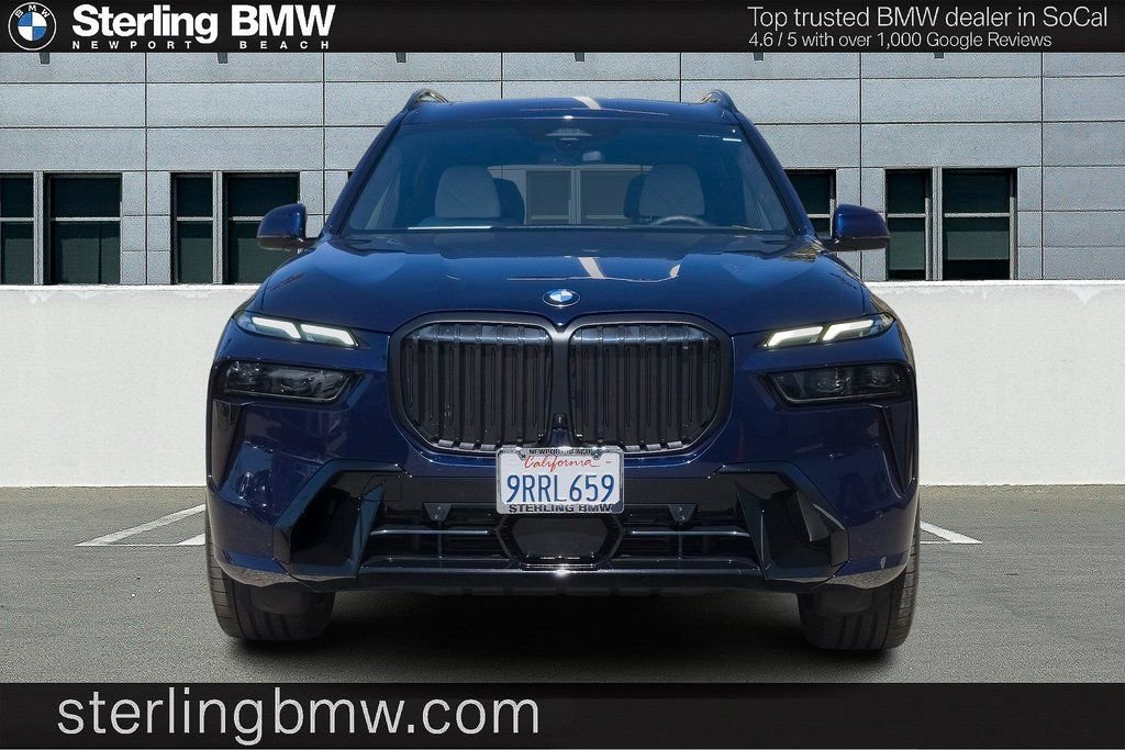 Used 2025 BMW X7 xDrive40i w/ M Sport Package image 3