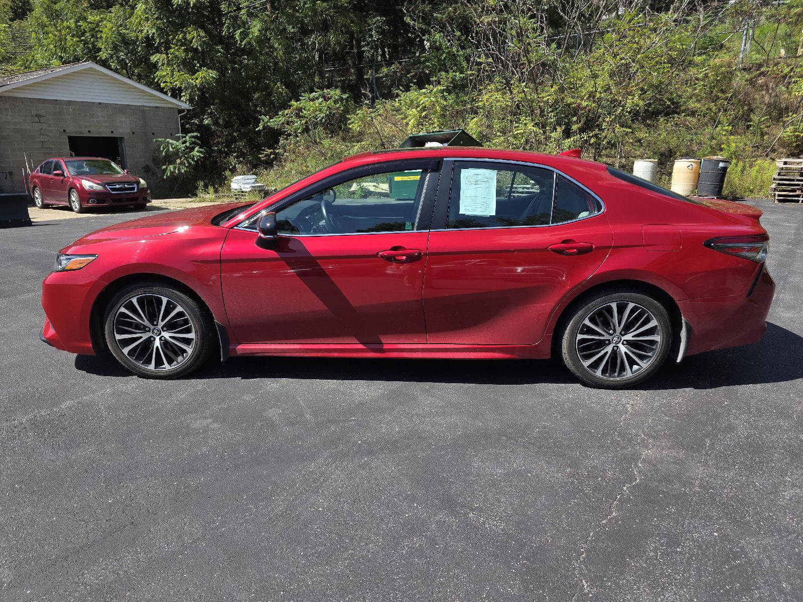Used 2019 Toyota Camry SE w/ Audio Package FWD image 4