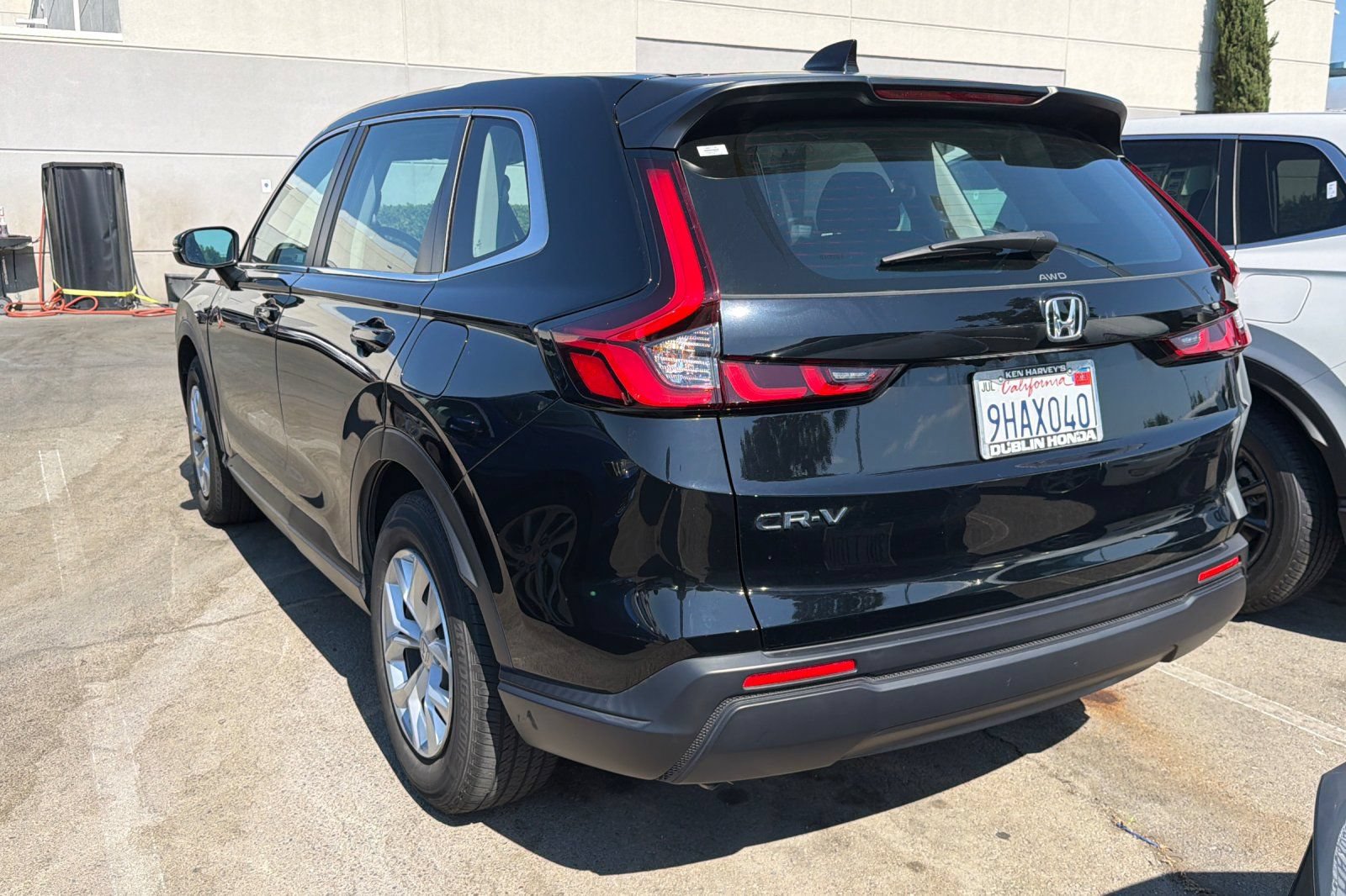Used 2023 Honda CR-V LX image 5